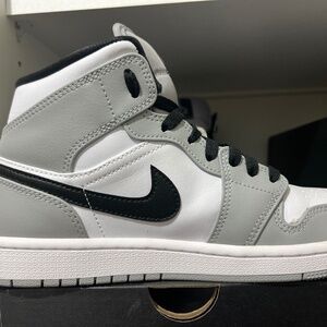 Air Jordan 1 Mid